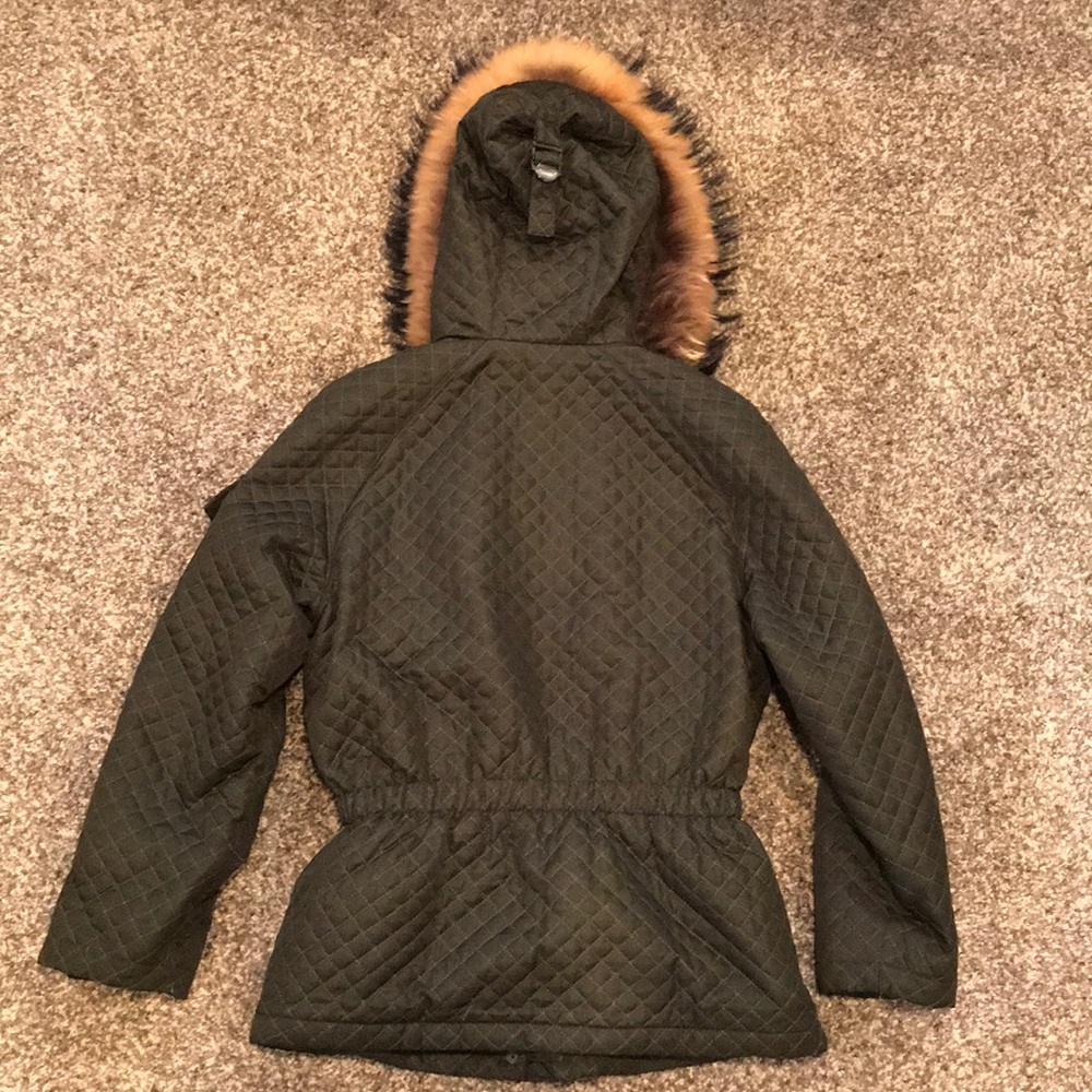 A Burberry women’s jacket - Picture 6 of 8